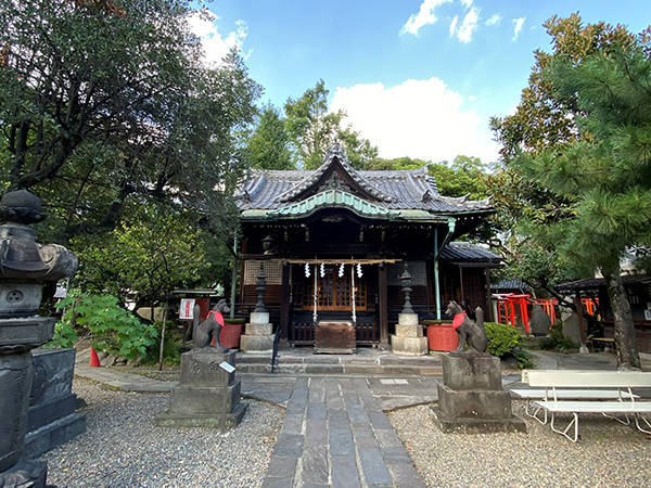 三囲神社